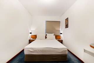 Отель Hotel Duke Romana Бухарест Двухместный номер эконом-класса с 1 кроватью-11